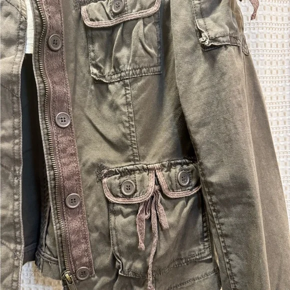 Women's Olive Utility Jacket - Picture 5 of 9
